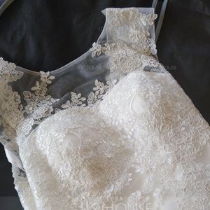 Wedding Dress *NEW* never worn